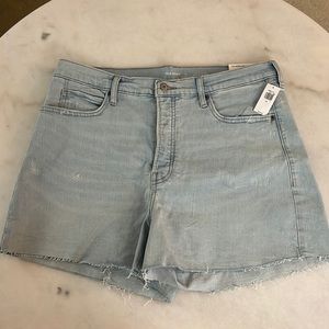 BRAND NEW. NEVER WORN. Denim shorts.